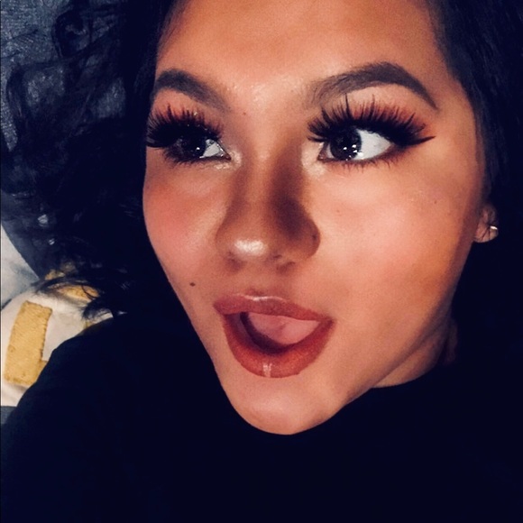 Meet your Posher, Yaksi - Picture 3 of 3